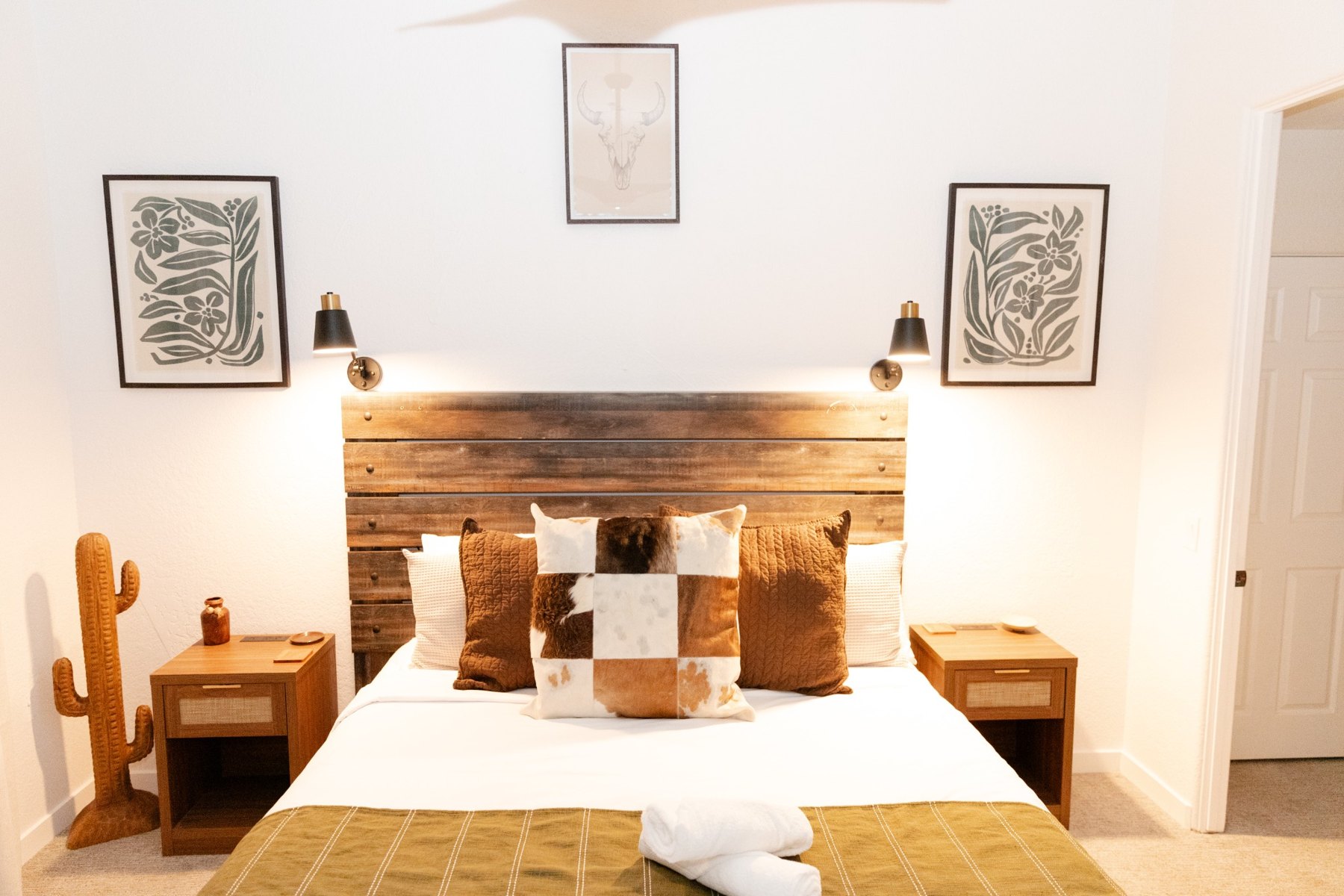 Warm desert-inspired bedroom